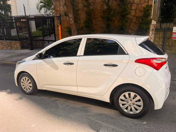 HYUNDAI HB20 1.0 COMFORT 12V FLEX 4P MANUAL HYUNDAI HB20 1.0 COMFORT 12V FLEX 4P MANUAL